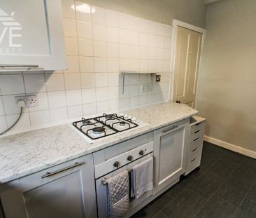 2 bedroom semi-detached house to rent - Photo 2