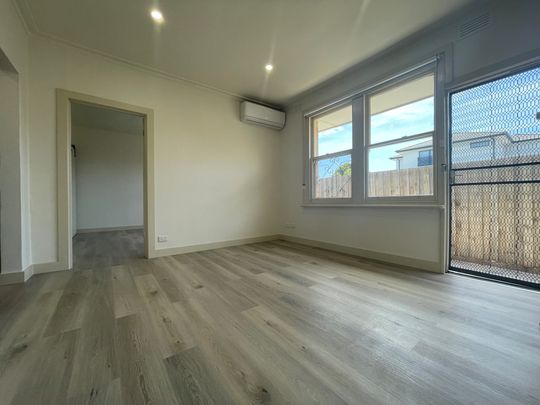 FULLY RENOVATED STYLISH TWO BEDROOM UNIT - Photo 1