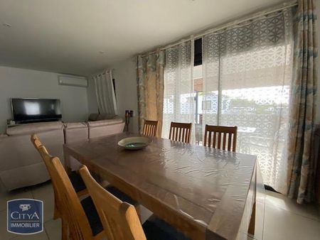 Location Maison 4 pièces 95m² LA SALINE 97422 - Photo 2