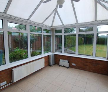 2 bedroom detached bungalow to rent - Photo 2