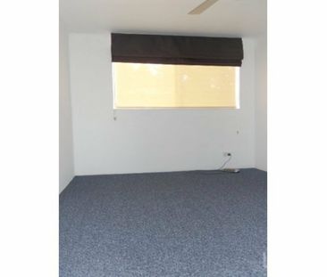 Modern 1 Bedroom Unit for 6-Month Lease - Photo 3