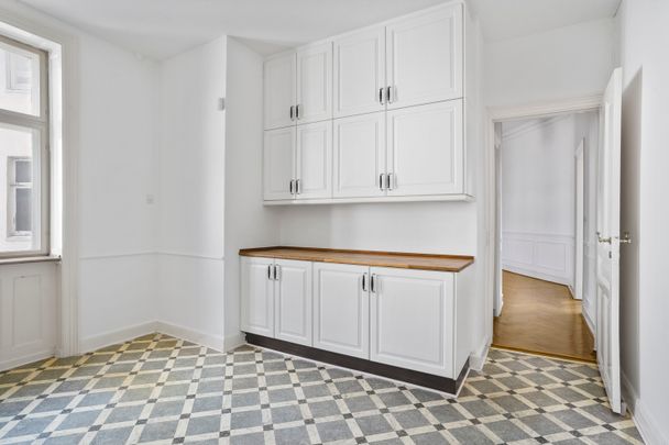 Flot herskabslejlighed med fire altaner - Photo 1