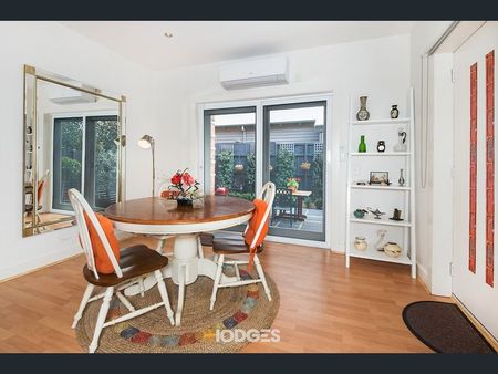 BEST OF INDOOR AND OUTDOOR LIVING - Photo 4