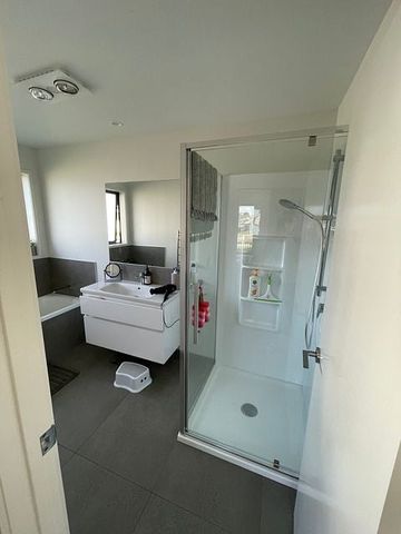 3bd house, Viewing at 11:30 am, Saturday, 29th Nov - Photo 5