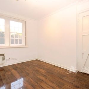 Portsmouth Road, Guildford, Surrey, GU2 4BW - Photo 2