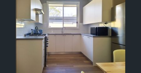 Furnished Retreat Room $250 p/week - Bills Included - Photo 4