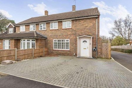 Windlesham Road, Bracknell, RG42 - Photo 2