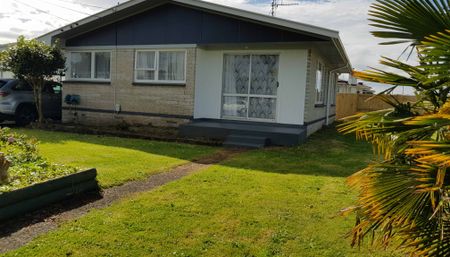 7 Betley Crescent - Photo 3