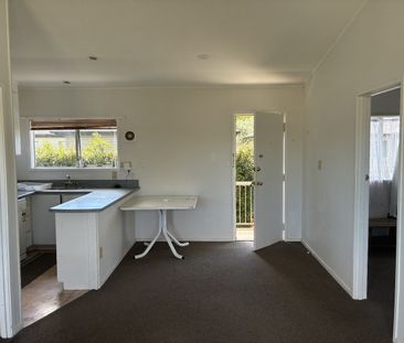 Nice and tidy great location - Photo 2