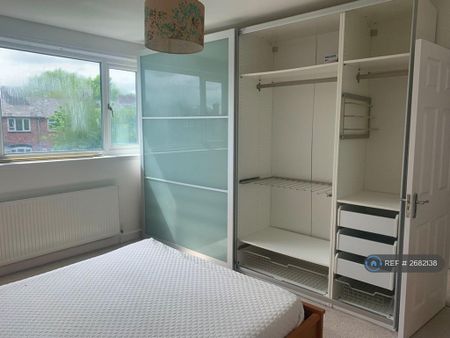 3 bedroom semi-detached house to rent - Photo 3