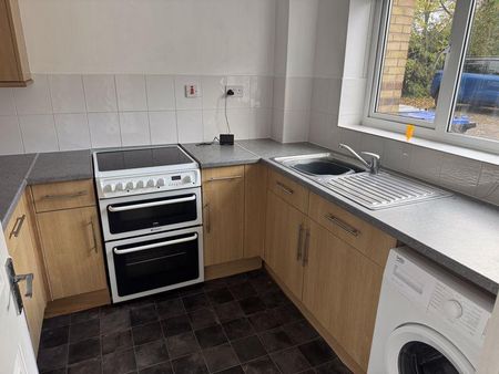 2 bedroom terraced house to rent - Photo 2