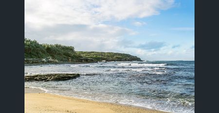 Rare park facing home with sweeping green and ocean views - Photo 5