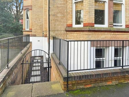 2 bedroom Flat To Let - Photo 4