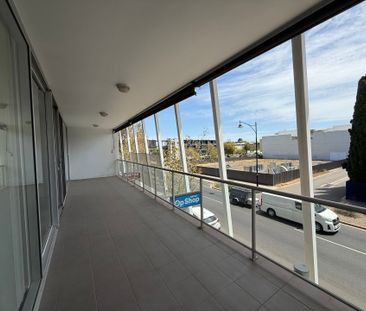 Quality Apartment in Mawson Central - Photo 5