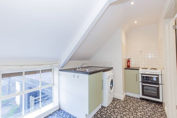 Southfields, Blakesley - Photo 1