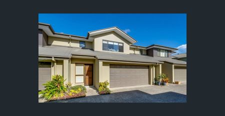 WALK TO BEACH- TOWNHOUSE, security, Lifestyle and Family! - Photo 2