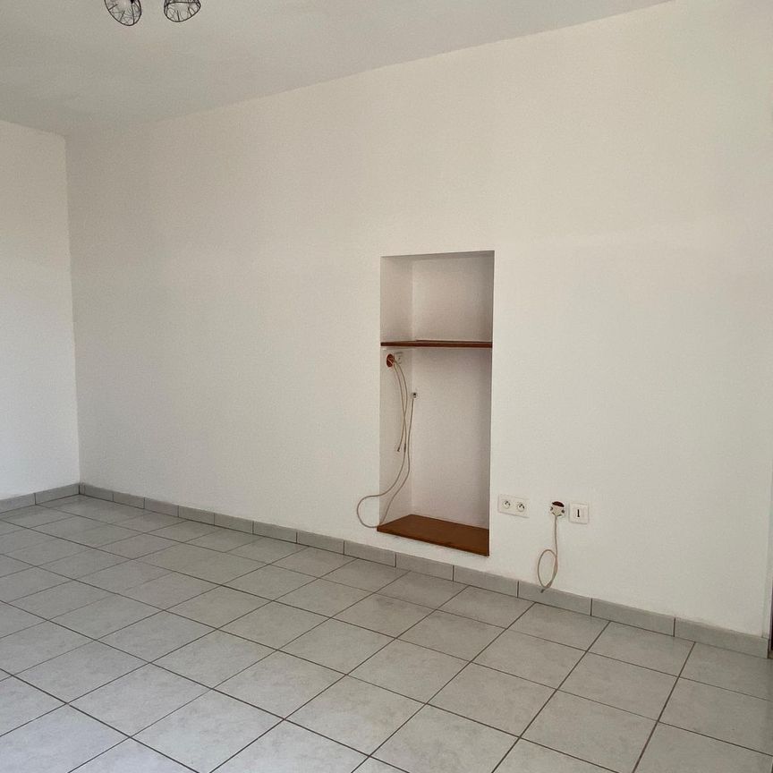 Location Maison 2 pièces 52m² VILLENEUVE DE BERG 07170 - Photo 1