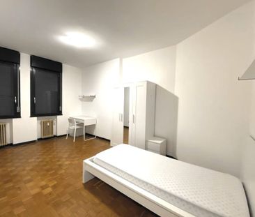 Via Ugo Foscolo, Padova, Veneto 35131 - Photo 2