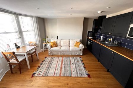 Temple Street - Photo 2