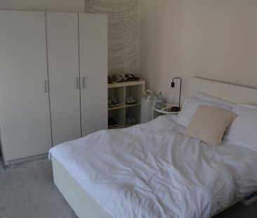 4 bedroom end of terrace house to rent - Photo 6