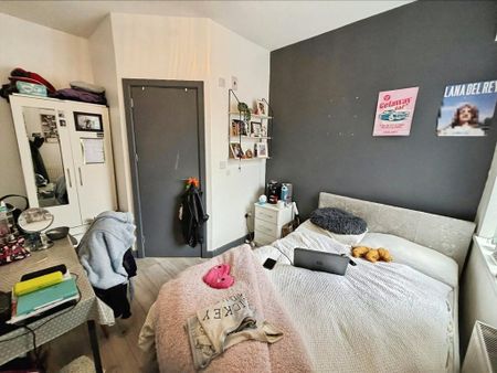 4 bedroom terraced house to rent - Photo 3