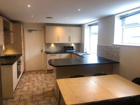 5 bedroom maisonette to rent - Photo 3