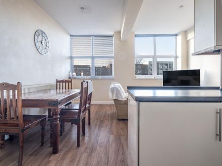 4 bedroom maisonette to rent - Photo 2