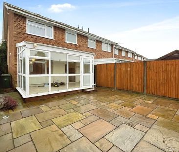 3 bedroom end of terrace house to rent - Photo 1