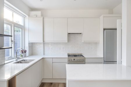 Mayhill Road, London, SE7 - Photo 2