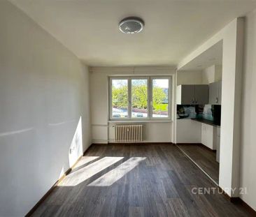 Krásně zrekonstruovaná nezařízená garsoniéra k pronájmu na ulici Ge... - Фото 5