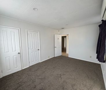 Newly renovated home - Gated & walk to Middlemore - Photo 3