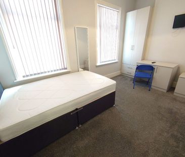 Malvern Road, Kensington. - Photo 3