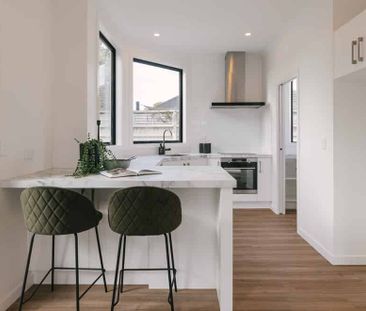 Easy Central Living - Photo 2