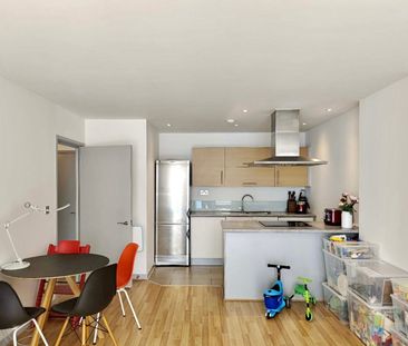 1 Bed Flat, Icona Point, E15 - Photo 3
