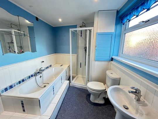 3 bedroom semi-detached house to rent - Photo 1