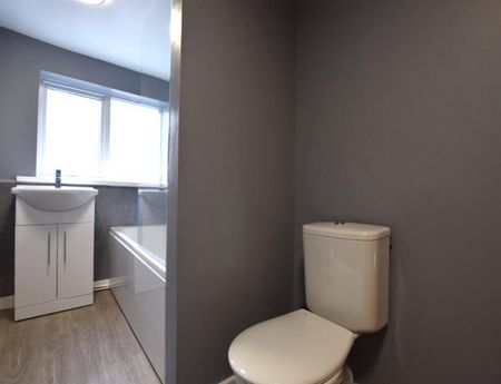 2 Bedroom Terraced To Let - Photo 5