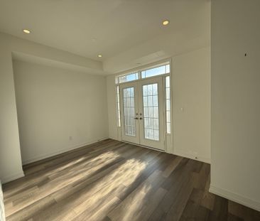 For Lease - 314 Clay Stones Street, Newmarket, Ontario - Photo 1