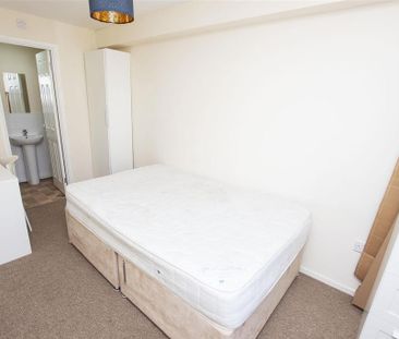 7 bedroom house to rent - Photo 2
