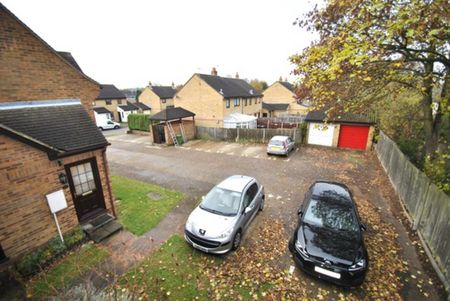2 bedroom maisonette to rent - Photo 3