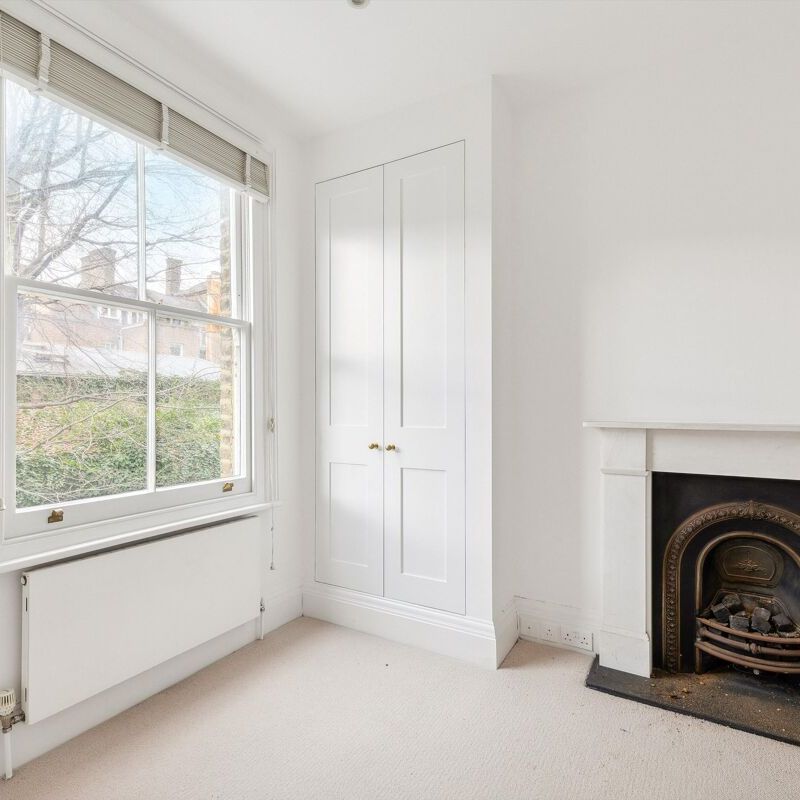 Elegant three bedroom maisonette arranged over two floors for let in the heart of Chelsea SW3. - Photo 1