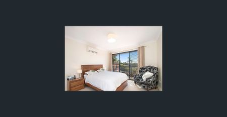 Executive 3 Bed 2 Bath 2 Car Townhouse - Photo 2