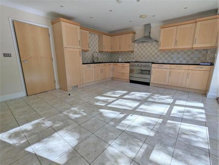 4 bedroom townhouse to rent - Photo 4