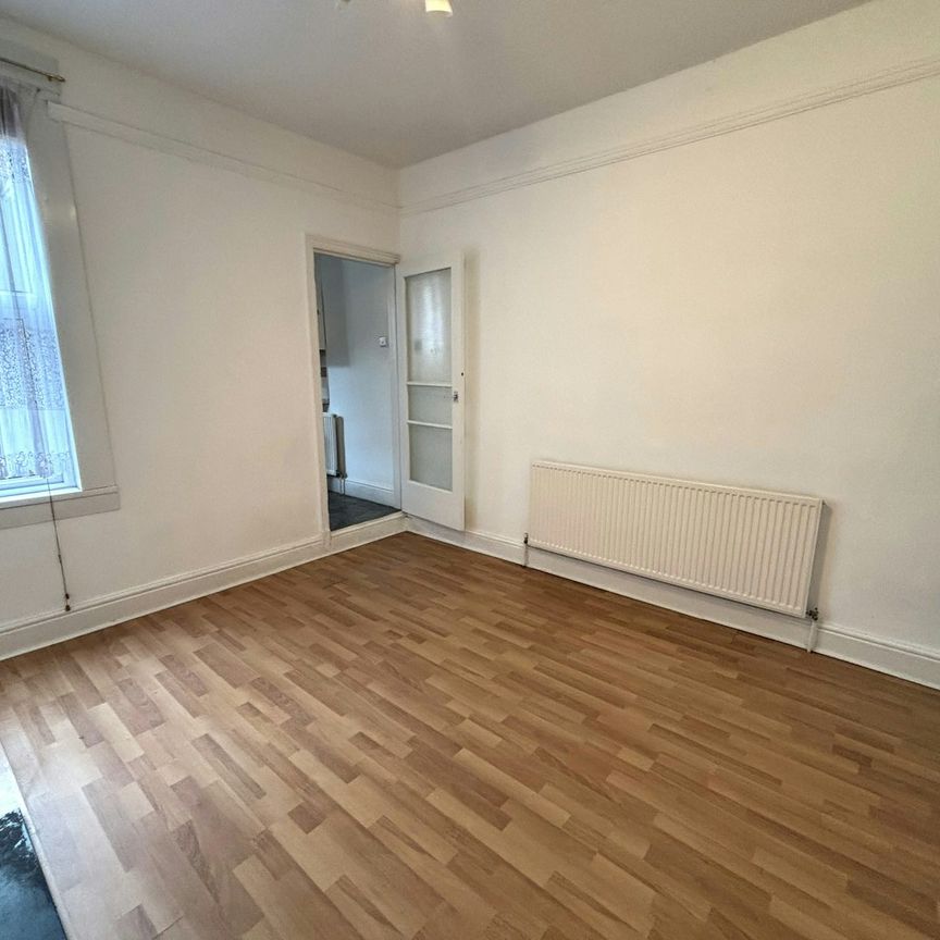 Terraced House to rent on - Photo 1