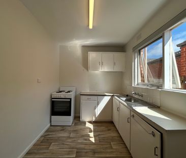 4 / 9 Lillimur Road, ORMOND - Photo 2