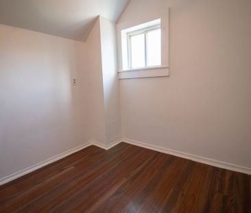 Spacious 2 Bedroom Unit in Niagara Falls! - Photo 4