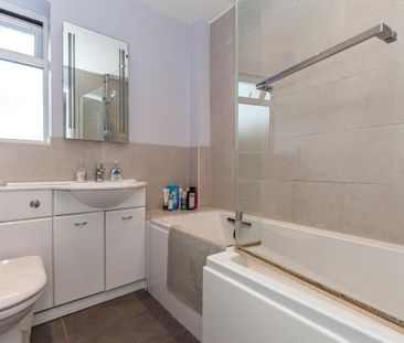 3 bedroom semi-detached house to rent - Photo 6