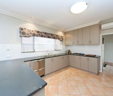 Spacious Rear Home HOME OPEN WEDNESDAY 15 JULY AT 9.30AM SHARP! - Photo 5