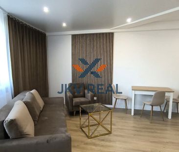 Prenájom v Srdci Michaloviec: Luxusný 2-izbový Byt s Novým Zariadením! – Fotografia 2