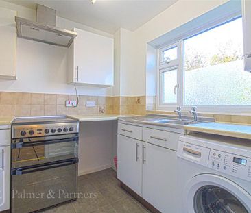 2 bedroom terraced house to rent - Photo 5