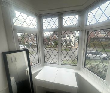 Eden Crescent (Room 2), Burley, Leeds - Photo 2